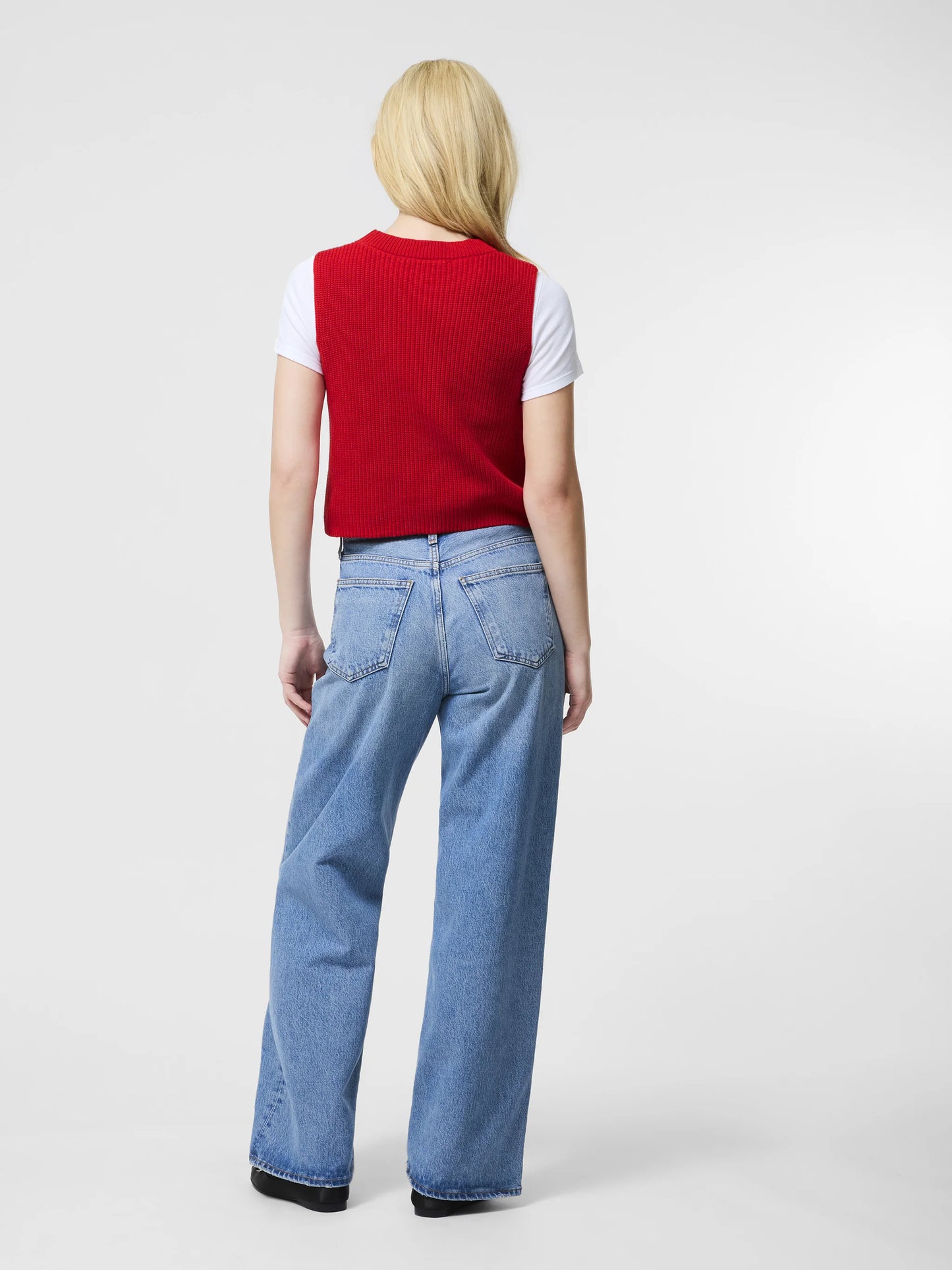 Mozart Crew Neck Sleeveless Vest