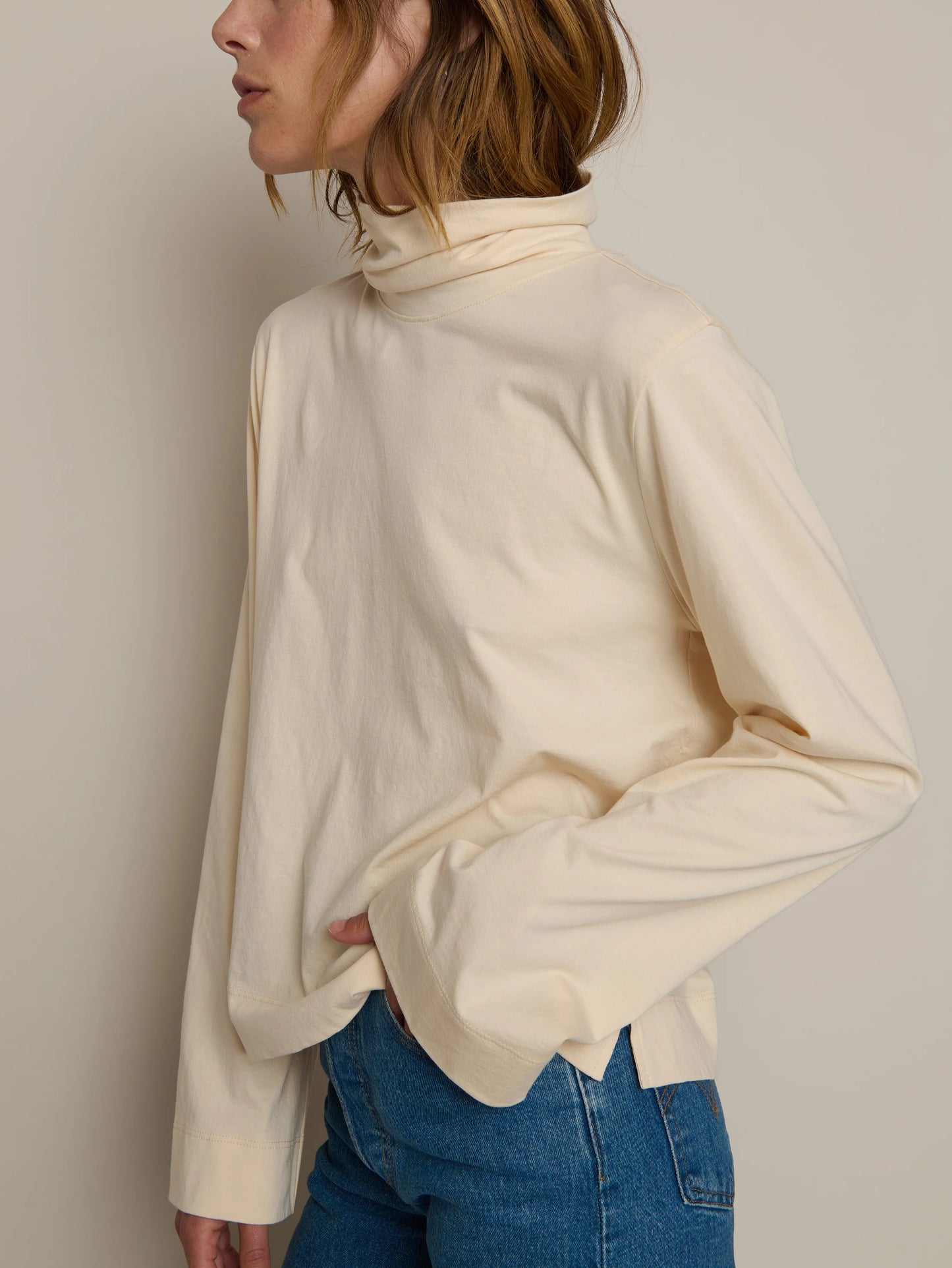 Neo Mock Neck T-Shirt in Parchment